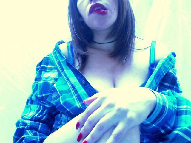 Alinasweet - Live chat hard with this MILF 