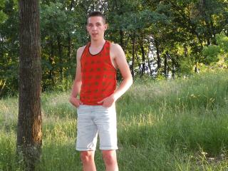 SweetGuy69 - Webcam live hot with this scrawny Horny gay lads 