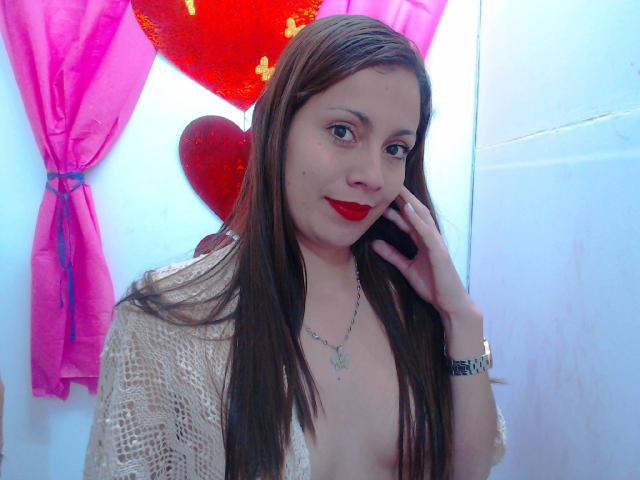 JoliSussan - Live cam sex with this latin american Young and sexy lady 