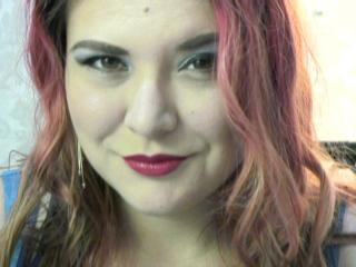 SpicySuzy - Webcam live sex with this White Young and sexy lady 