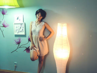 AmethystCharm - Live chat exciting with a White Hot young and sexy lady 