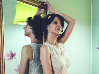 AmethystCharm - Show live x with this being from Europe Hard 18+ teen woman 