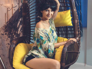 AmethystCharm - Webcam live porn with a dark hair XXx teen 18+ 