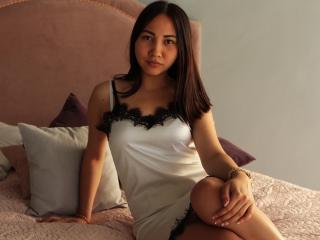 GerdaDemond - Live chat porn with this Girl with regular tits 