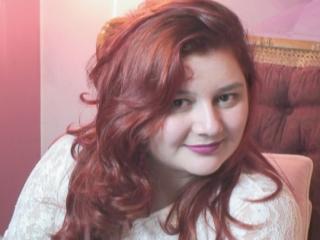 DiamondDy - Webcam live hot avec cette Splendide jeune camgirl avec le sexe totalement poilu sur le service XLove.com 