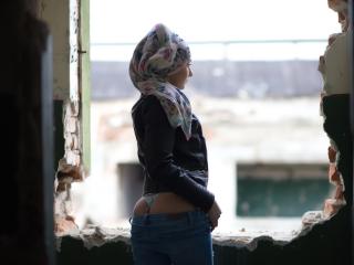 Raaida - Chat cam sexy with this shaved pubis Young and sexy lady 