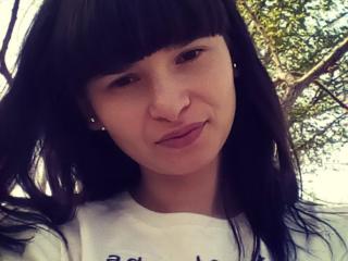 VikkiOne - Chat hard with a black hair 18+ teen woman 