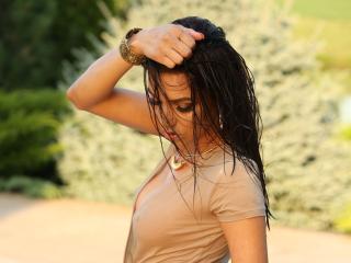 AlexiaQueen - Live nude with a Hooters Young lady 