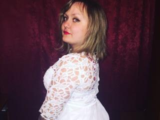 Saharok - chat online sex with this platinum hair Young lady 