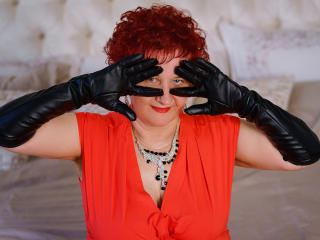 Vabank - Webcam live exciting with this red hair MILF 