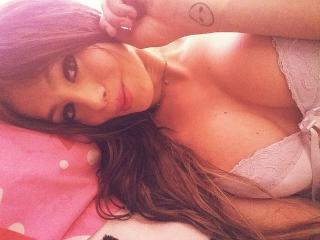 LauSweetTs - Chat exciting with a latin Trans 