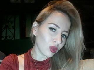 MichelHott - Live hard with a shaved private part Hot lady 