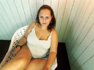 QueenRose - Video chat xXx with this cocoa like hair Sexy babes 