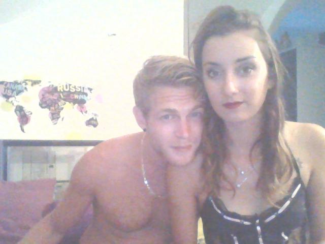 FrenchCoupleHot - Live porn &amp; sex cam - 4601833