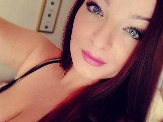 StellaLee - Chat cam nude with a black hair Young lady 