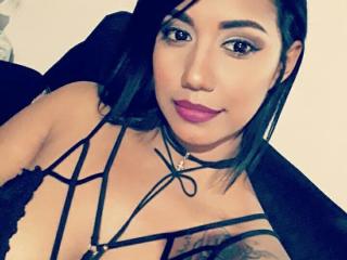 IsabellaFun - Show exciting with this well built Hot chicks 