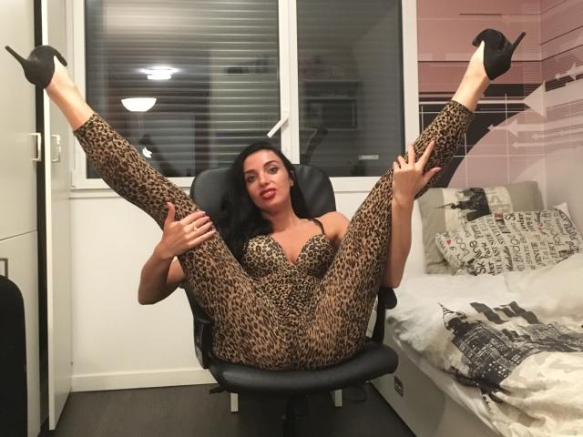 KatieFrenchie - Live sexe cam - 4692454