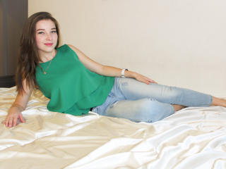 AngellinaSweet - Live chat hot with a ordinary body shape Young lady 