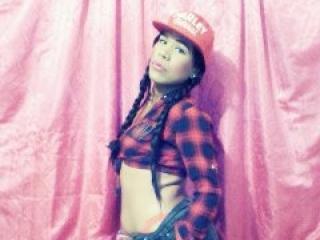 SamanthaDass - Show live hard with this brown hair Ladyboy 