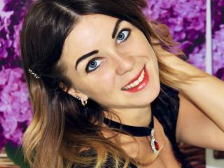 ExcitingAnais - Web cam porn with this European Girl 