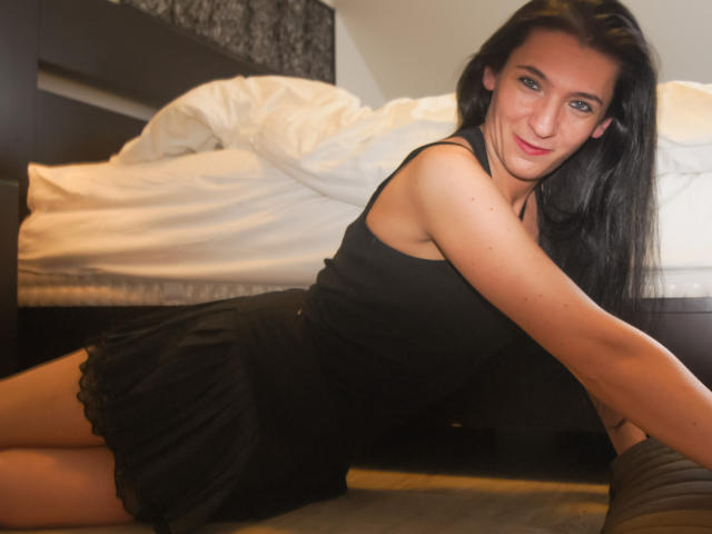 LoveScarlet - Live exciting with a lanky Attractive woman 