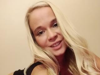AdorableLena - Live chat porn with this Sexy girl with giant jugs 