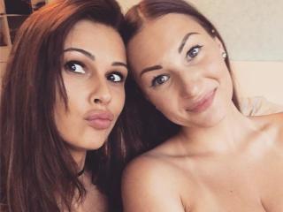 TwoFabGirls - Cam sexe avec cette Lesbienne aux cheveux bruns  