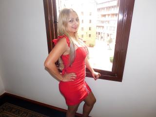 SexyBush - chat online x with this blond Sexy mother 
