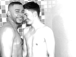ThiagoAndPeter - Chat xXx avec ce Couple Gay au sexe épilé sur la plateforme Xlove Gay 