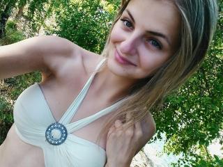 SmartTina - Show live x with a White Hot babe 
