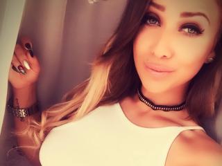 AmaSun - online chat nude with a White Sexy girl 