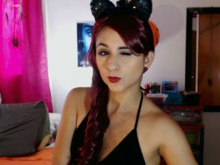LeslieRose - Live cam sexy with this sweater puppies Hot babe 