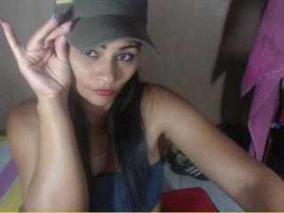 HornySayra - Show live nude with this latin Girl 