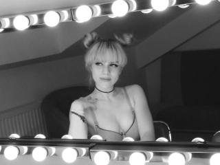 Camgirl and Webcam Model SpicyGrace on Go Adult Chat
