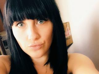 Raakel - Chat live sexy with this European Young lady 