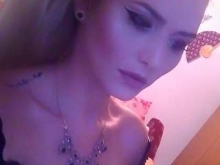 YaryneMarry - Live cam sexy with this European Young and sexy lady 