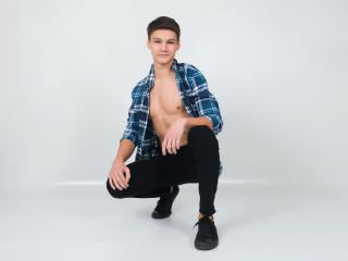 StephanWolff - Live porno avec ce Couple Homme avec des cheveux châtain clair sur le service Xlove Gay 