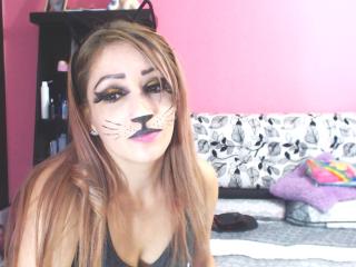 SexyAngieForU - Live chat porn with this sandy hair Gorgeous lady 