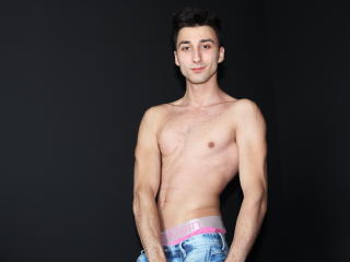 Karolino - Webcam sex with this being from Europe Gays 