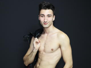 Karolino - Chat live sex with a Horny gay lads with a vigorous body 
