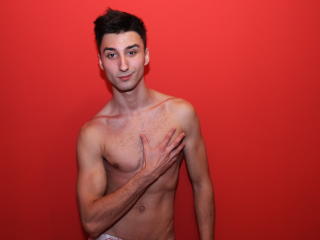 Karolino - Chat live hard with a being from Europe Horny gay lads 