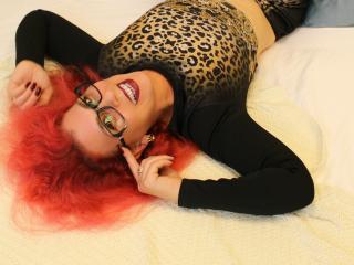 NinaTaylorx - Chat live exciting with a shaved private part Attractive woman 