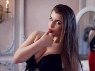 LindaLindle - Show hot with a being from Europe Young lady 