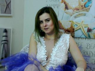 FathiaFaith - Chat sex with this shaved private part Young lady 