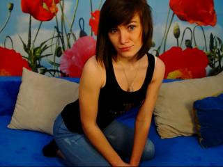 CrazySonia - Webcam sexe avec une Magnifique jeune femme hot avec des seins de belle taille sur le site Xlove 