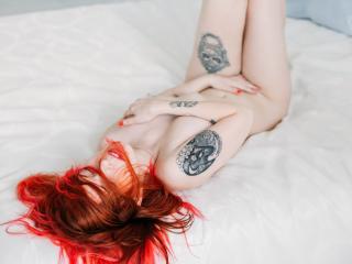 MissDa - Live cam exciting with a redhead Young and sexy lady 