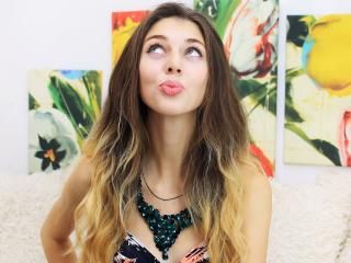 ShiningLizzy - Live cam hard with a Young and sexy lady with a standard breast 