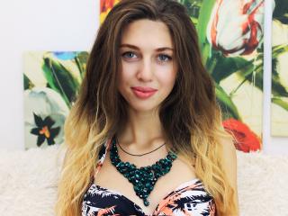 ShiningLizzy - online show nude with a 18+ teen woman with standard titties 