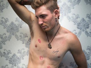 GiuseppeHott - Live hard with a shaved private part Homosexuals 