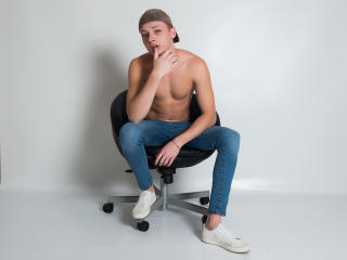 OliverGunn - Webcam xXx avec un Gay caucasien sur le site XLovegay 